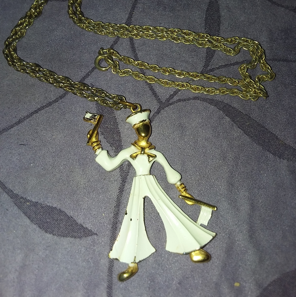 Vintage white enamel with gold tone necklace